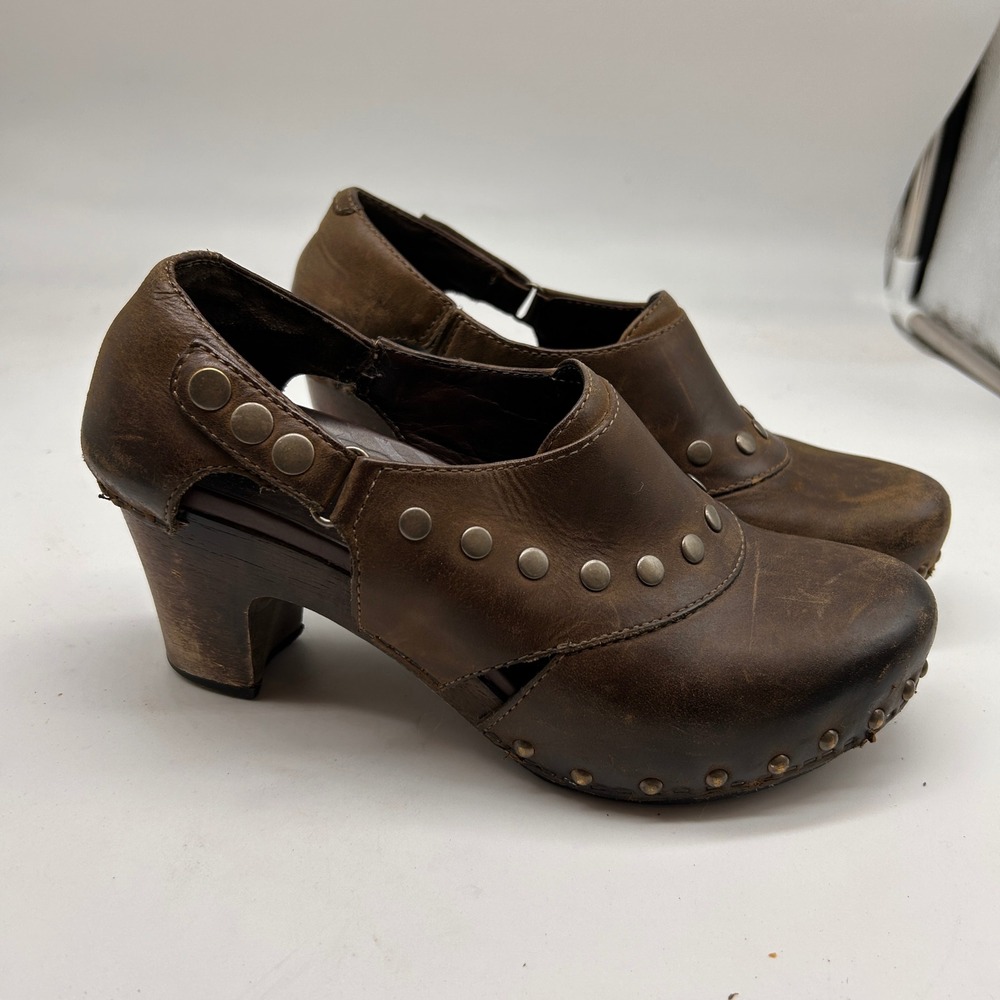 Dansko Ryder Distressed Brown Leather Studded Clogs Block Heel Snap Shoe Size 36 - Picture 2 of 8